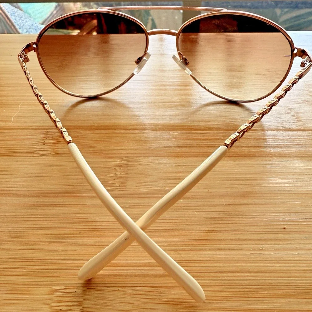 Liz Claiborne Rose Gold‎ Aviator Sunglasses Gradient Lens 0109002110 57-15-133